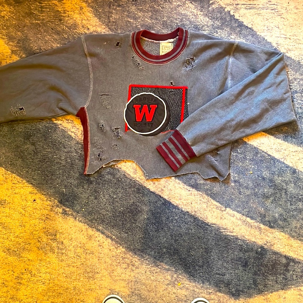 LF distress cropped sweatshirt